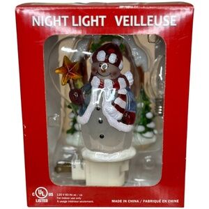 Snowman Holiday Scenery Night Light Veilleuse By Costco Plug In With Extra Bulb